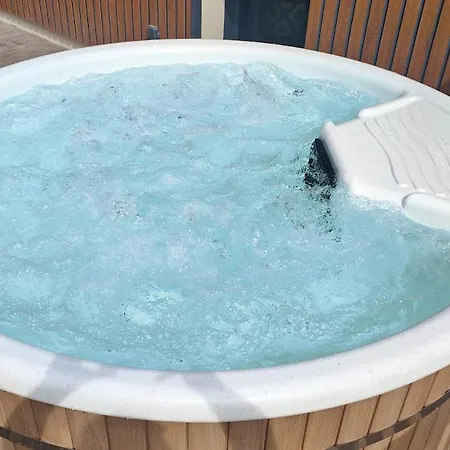 Camelia Jacuzzi Vue